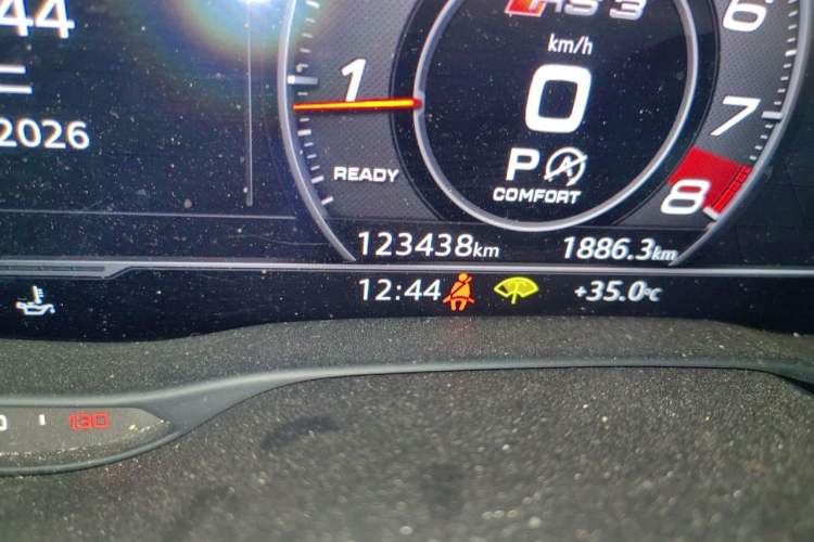Used Audi RS 3 2017 RS 3 2.5T Limousine Odometer Close Up