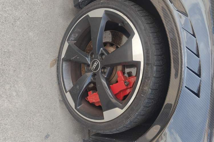Used Audi RS 3 2017 RS 3 2.5T Limousine Right Front Wheel Hub