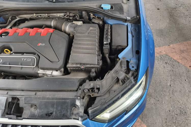 Used Audi RS 3 2017 RS 3 2.5T Limousine Engine Bay Left
