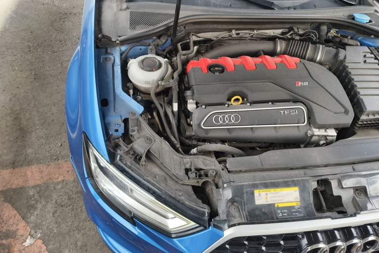 Used Audi RS 3 2017 RS 3 2.5T Limousine Engine Bay Right