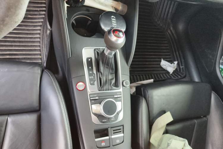 Used Audi RS 3 2017 RS 3 2.5T Limousine Gear Lever