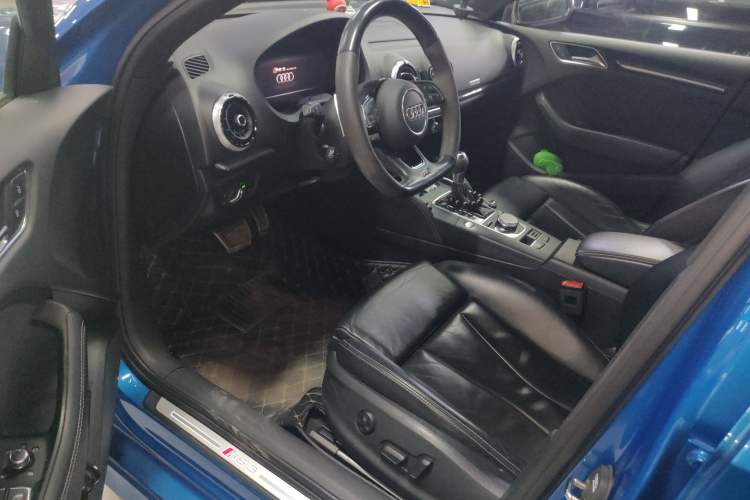 Used Audi RS 3 2017 RS 3 2.5T Limousine Interior 3