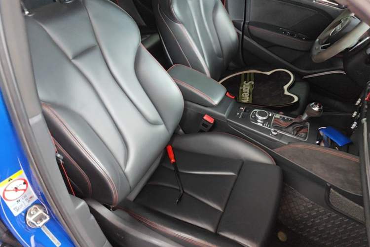Used Audi RS 3 2017 RS 3 2.5T Limousine Right Front Seat