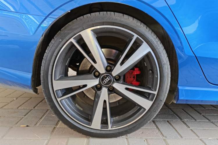 Used Audi RS 3 2017 RS 3 2.5T Limousine Right Rear Wheel Hub