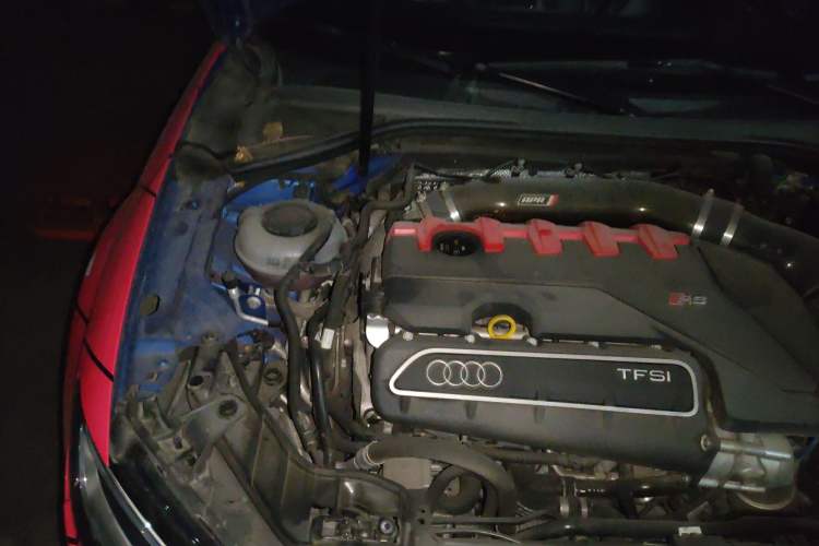 Used Audi RS 3 2017 RS 3 2.5T Limousine Engine Bay Right