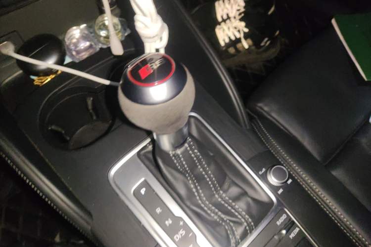 Used Audi RS 3 2017 RS 3 2.5T Limousine Gear Lever