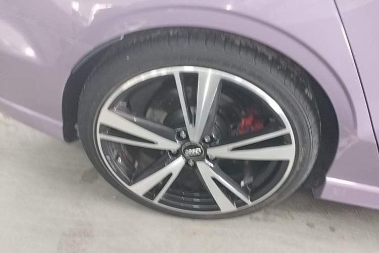 Used Audi RS 3 2017 RS 3 2.5T Limousine Right Rear Wheel Hub