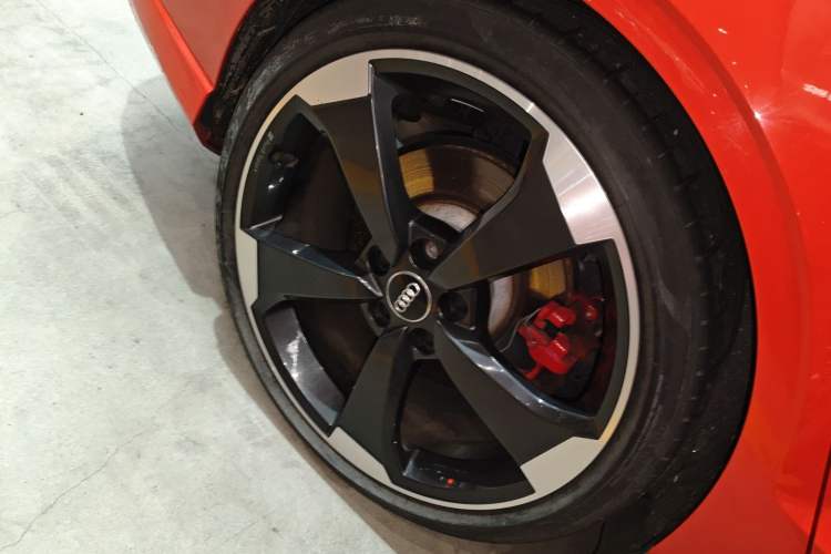 Used Audi RS 3 2017 RS 3 2.5T Limousine Right Rear Wheel Hub