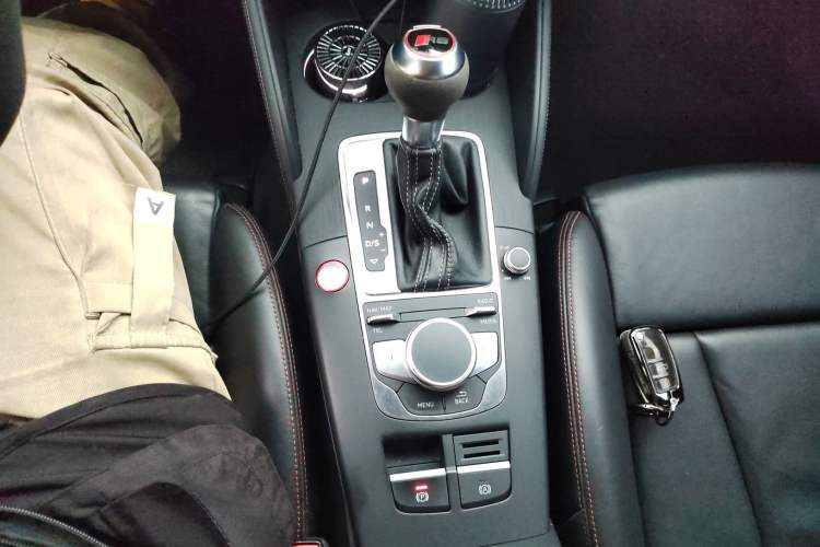 Used Audi RS 3 2017 RS 3 2.5T Limousine Gear Lever