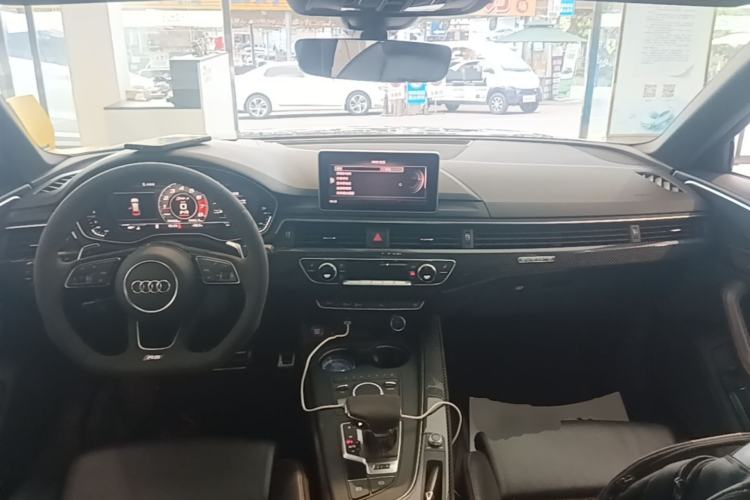 Used Audi RS 4 2019 RS 4 2.9T Avant Center Console