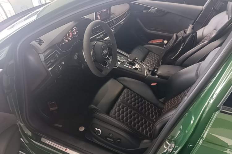 Used Audi RS 4 2019 RS 4 2.9T Avant Driver Seat