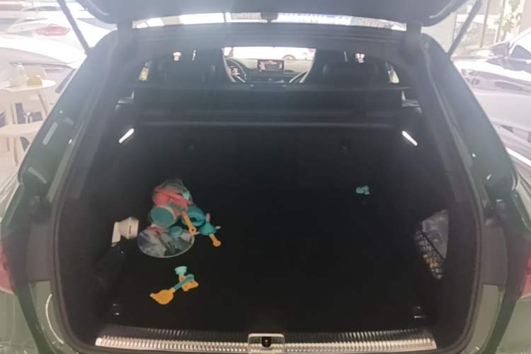 Used Audi RS 4 2019 RS 4 2.9T Avant Trunk