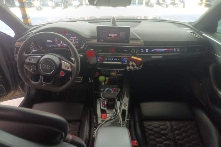 Used Audi RS 4 2019 RS 4 2.9T Avant Center Console
