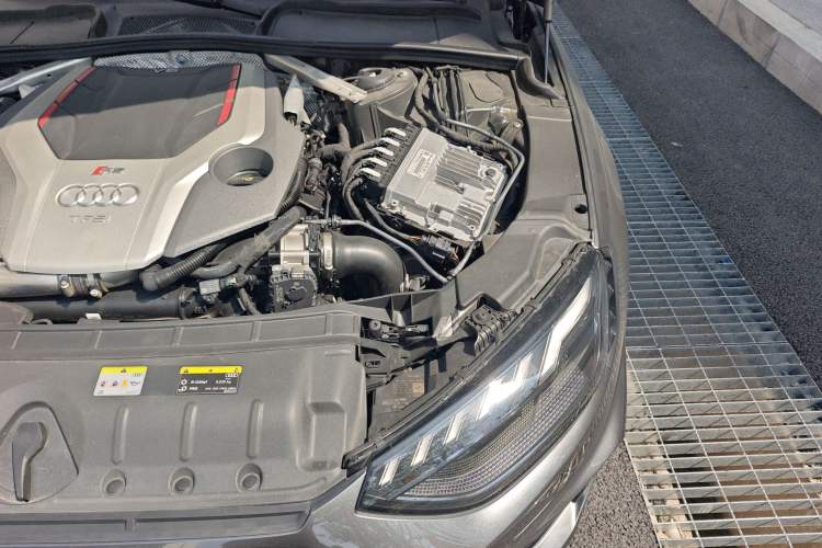Used Audi RS 4 2021 RS4 Avant Obsidian Edition Engine Bay Left
