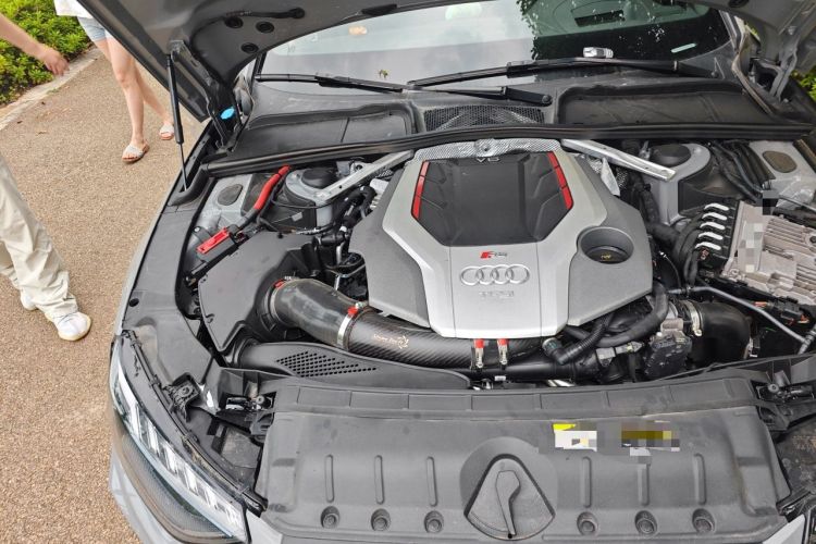 Used Audi RS 4 2021 RS4 Avant Obsidian Edition Engine Bay Right