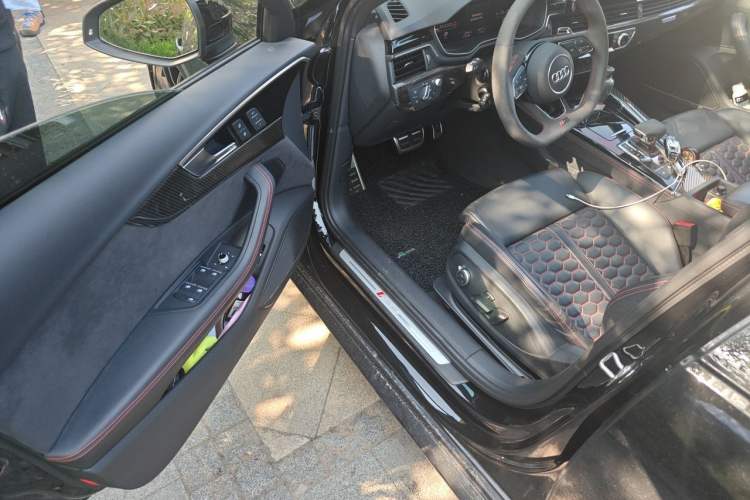 Used Audi RS 4 2022 RS4 Avant Obsidian Edition Driver Seat