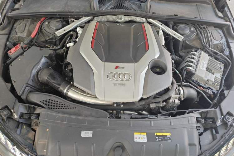 Used Audi RS 4 2022 RS4 Avant Obsidian Edition Engine Bay