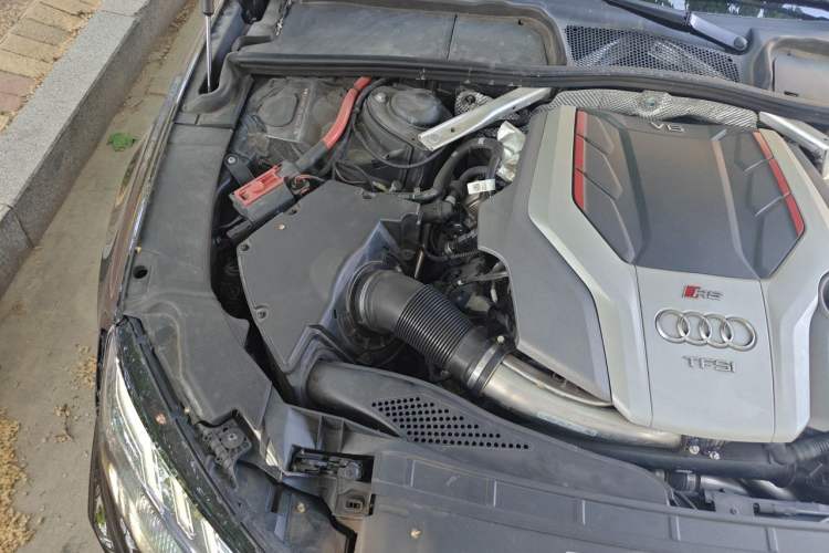 Used Audi RS 4 2022 RS4 Avant Obsidian Edition Engine Bay Right
