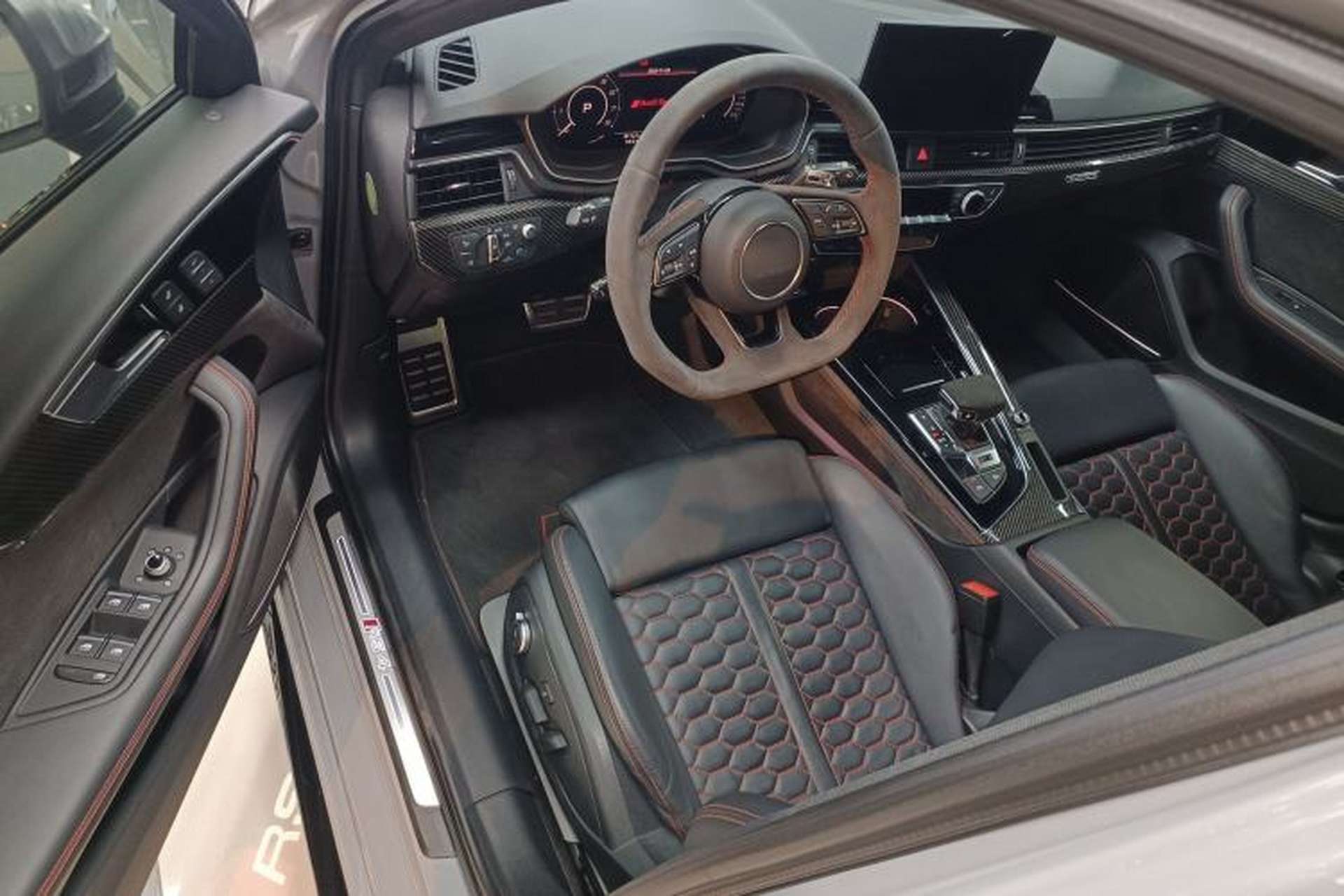 Used Audi RS 4 2022 RS4 Avant Obsidian Edition Driver Seat