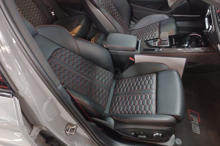 Used Audi RS 4 2022 RS4 Avant Obsidian Edition Right Front Seat