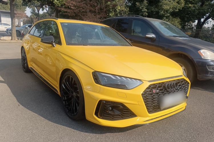 Used Audi RS 4 2023 RS4 Avant Obsidian Edition Front Right 45 Deg