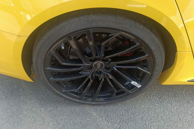Used Audi RS 4 2023 RS4 Avant Obsidian Edition Right Rear Wheel Hub