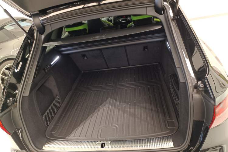 Used Audi RS 4 2024 RS4 Avant Performance Edition Trunk