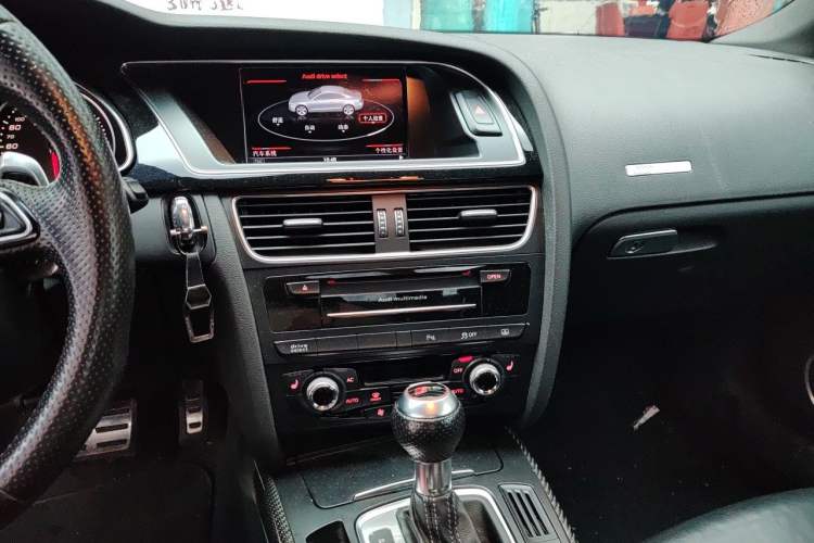 Used Audi RS 5 2012 RS 5 Coupe Audio And AC Panel