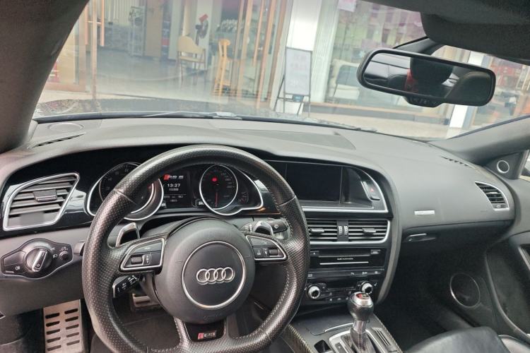 Used Audi RS 5 2012 RS 5 Coupe Center Console