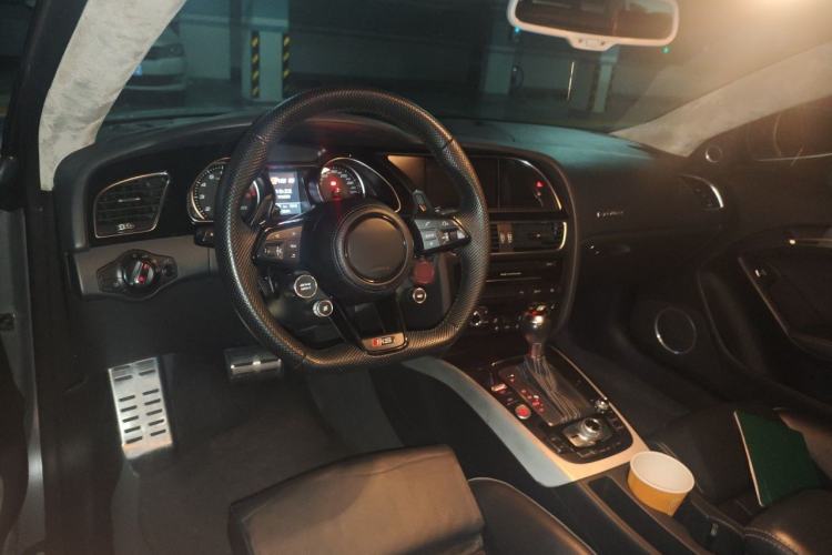 Used Audi RS 5 2012 RS 5 Coupe Center Console