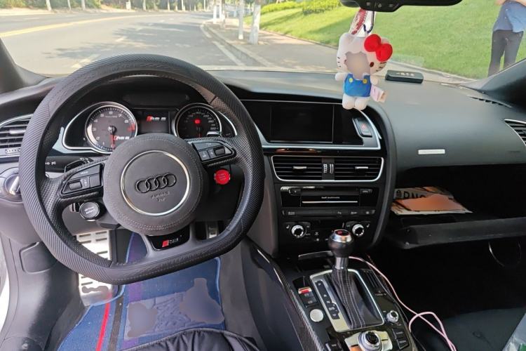 Used Audi RS 5 2012 RS 5 Coupe Center Console