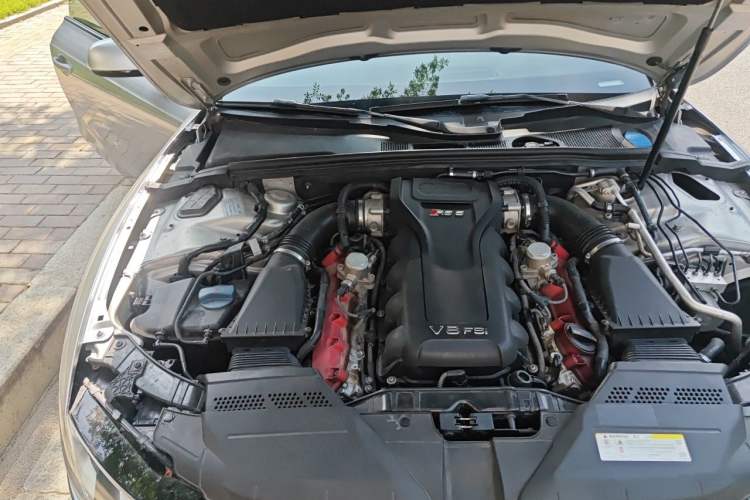 Used Audi RS 5 2012 RS 5 Coupe Engine Bay Right