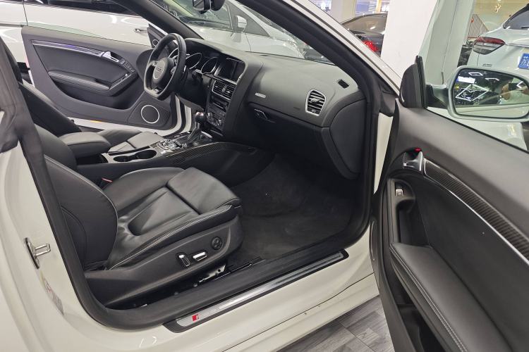 Used Audi RS 5 2012 RS 5 Coupe Interior 6