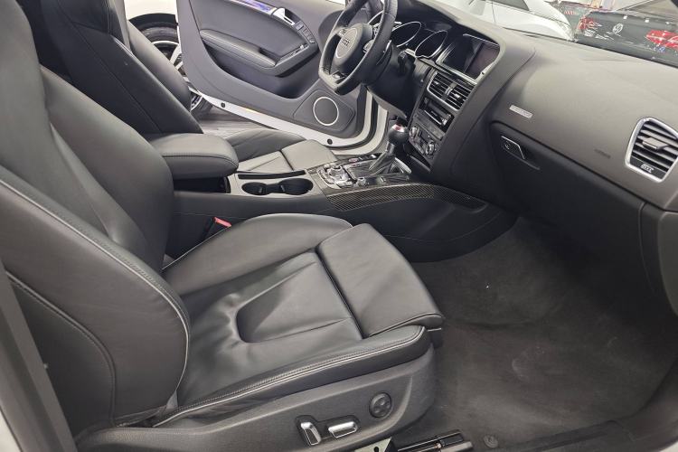 Used Audi RS 5 2012 RS 5 Coupe Interior 7