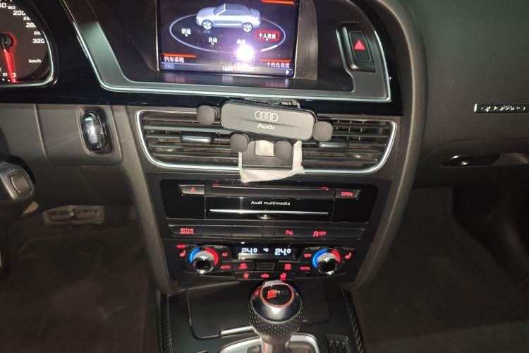 Used Audi RS 5 2013 RS 5 Cabriolet Audio And AC Panel