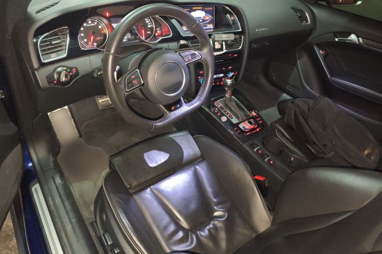 Used Audi RS 5 2013 RS 5 Cabriolet Center Console