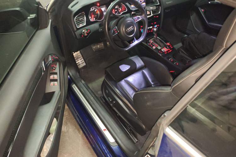 Used Audi RS 5 2013 RS 5 Cabriolet Driver Seat