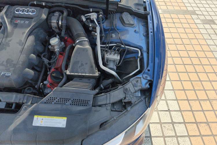 Used Audi RS 5 2013 RS 5 Cabriolet Engine Bay Left