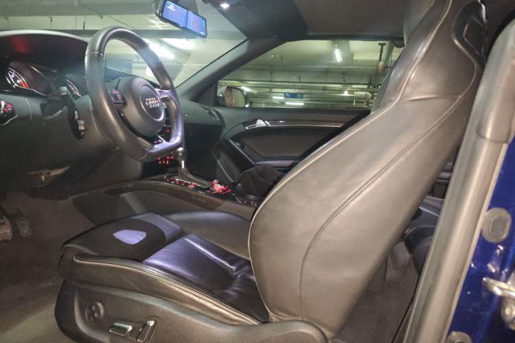 Used Audi RS 5 2013 RS 5 Cabriolet Left Front Seat