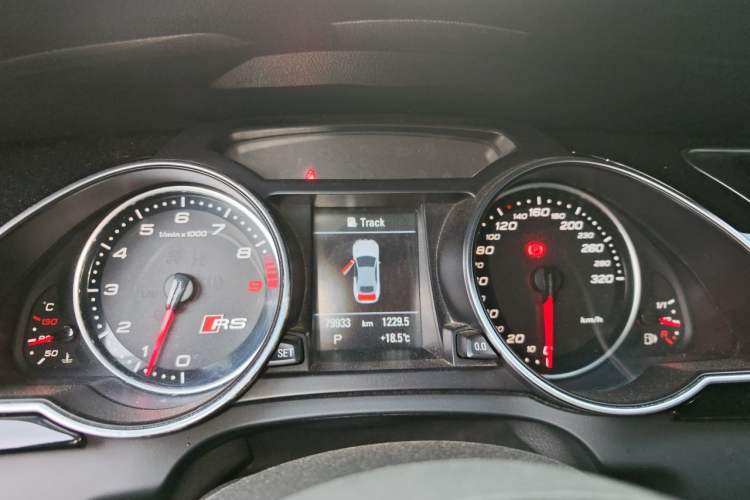 Used Audi RS 5 2013 RS 5 Cabriolet Instrument Cluster