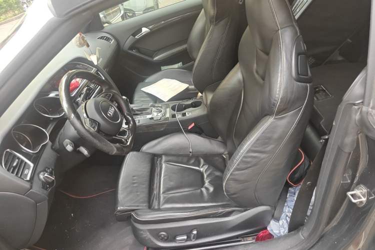 Used Audi RS 5 2013 RS 5 Cabriolet Left Front Seat
