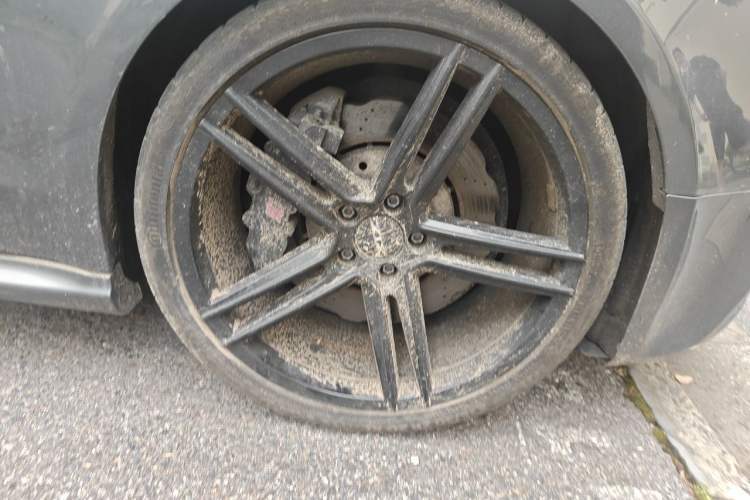 Used Audi RS 5 2013 RS 5 Cabriolet Right Front Wheel Hub