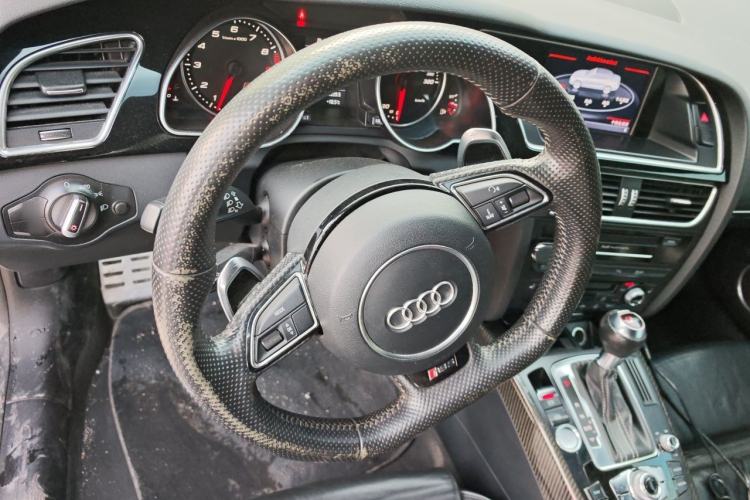 Used Audi RS 5 2013 RS 5 Cabriolet Steering Wheel