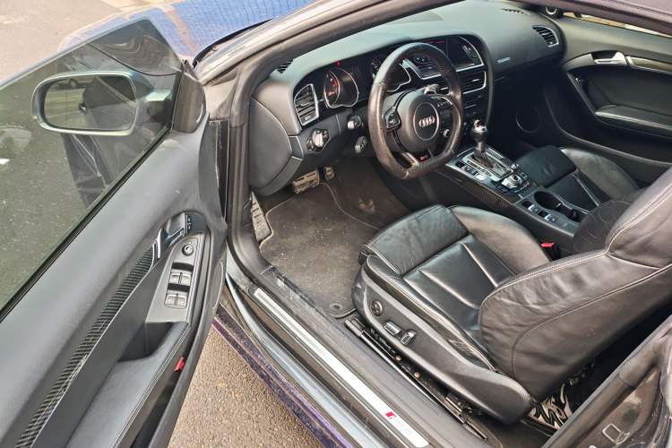 Used Audi RS 5 2013 RS 5 Cabriolet Driver Seat