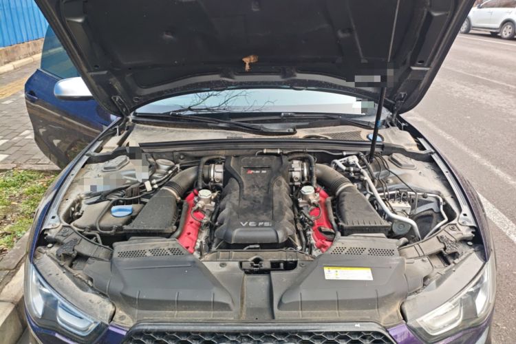 Used Audi RS 5 2013 RS 5 Cabriolet Engine Bay