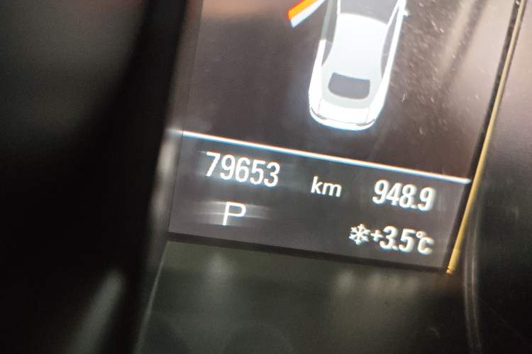 Used Audi RS 5 2013 RS 5 Cabriolet Odometer Close Up