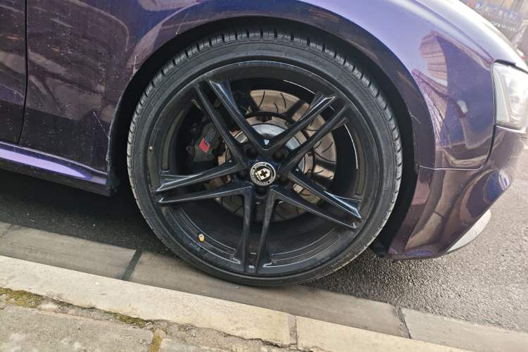 Used Audi RS 5 2013 RS 5 Cabriolet Right Front Wheel Hub
