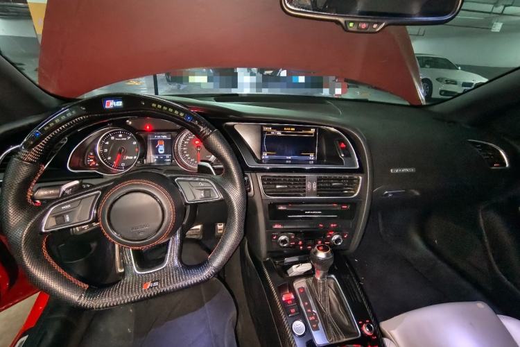 Used Audi RS 5 2013 RS 5 Cabriolet Center Console