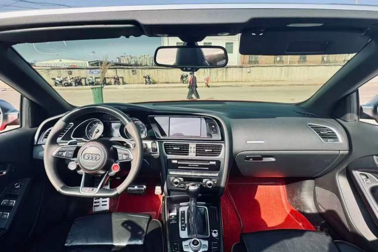 Used Audi RS 5 2013 RS 5 Cabriolet Interior 1