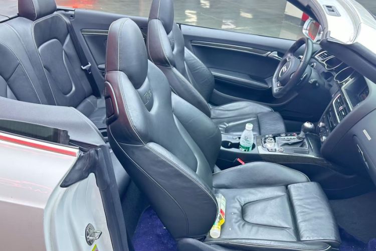 Used Audi RS 5 2013 RS 5 Cabriolet Interior 10